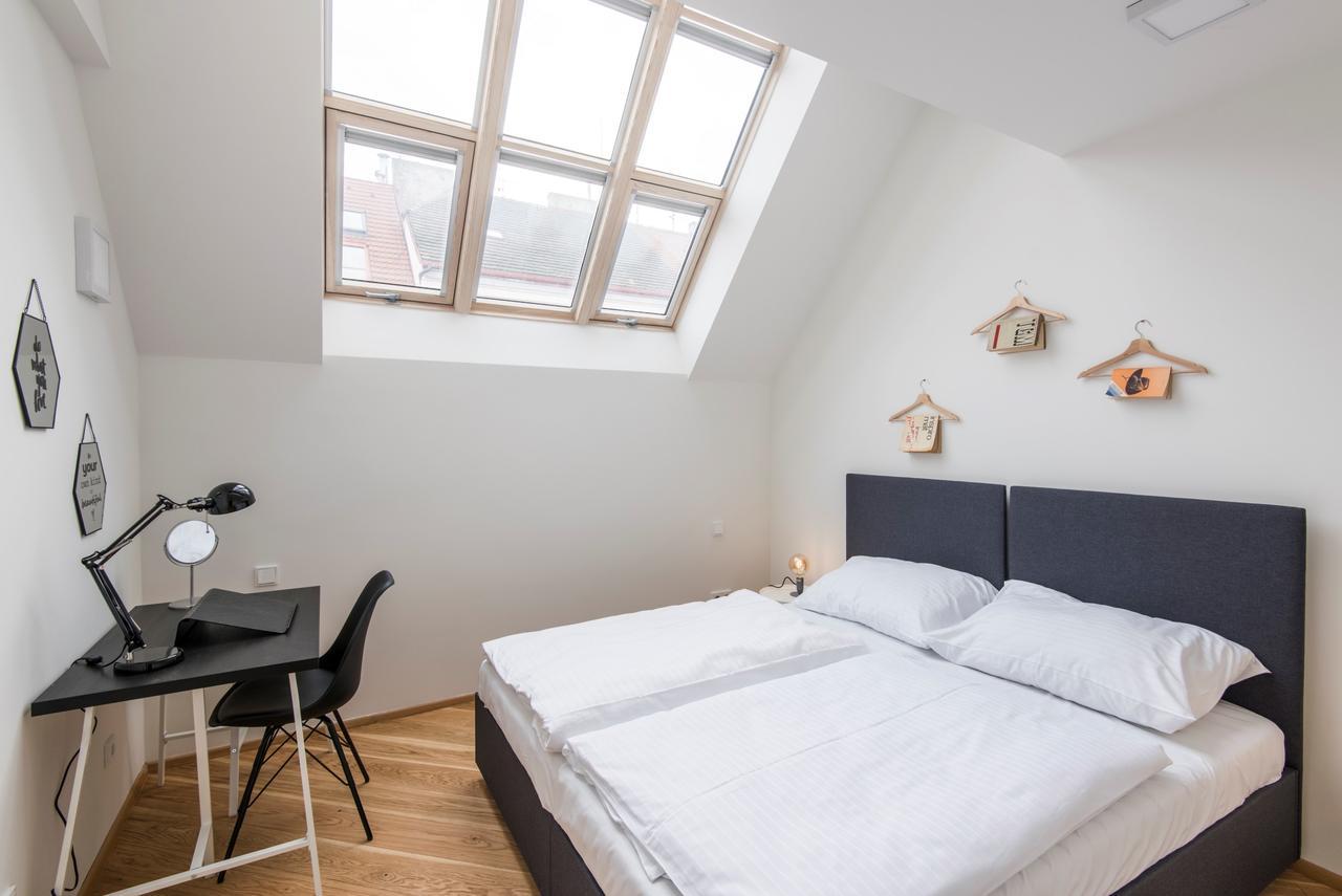 Rehorova Apartments Praha Bagian luar foto