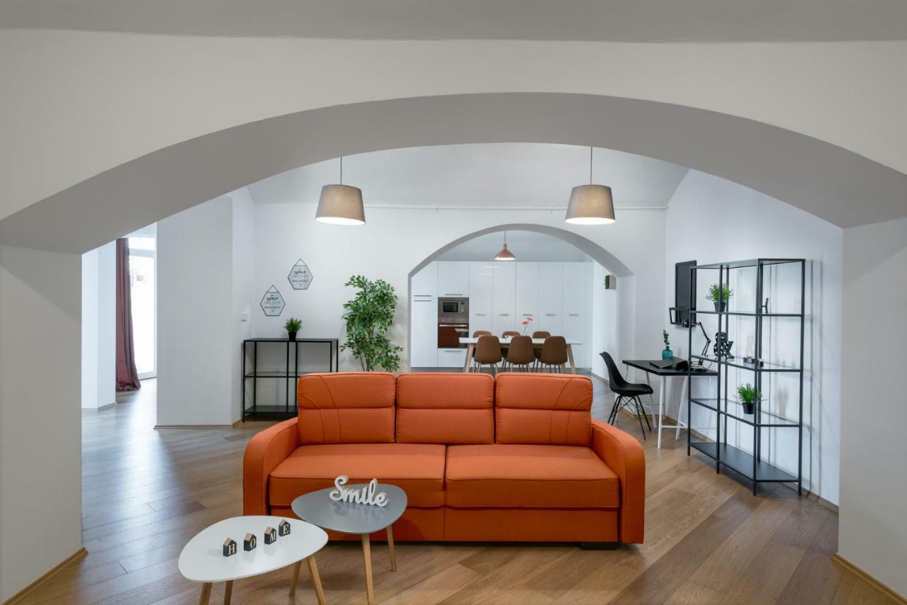 Rehorova Apartments Praha Bagian luar foto